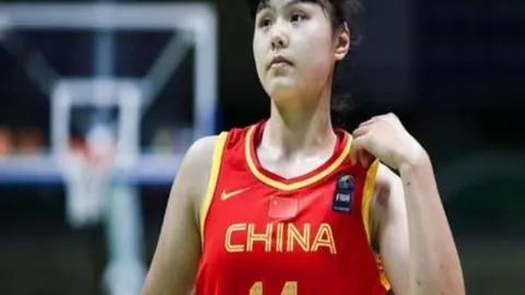 东契奇遭爵士强势反扑，小牛防守漏洞导致逆转失利